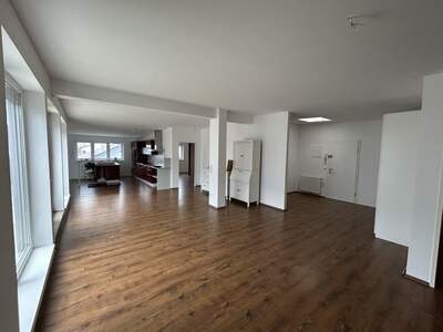 Wohnung mit Balkon kaufen in 4860 Lenzing (Bild 2)