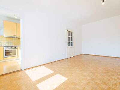 Altbauwohnung kaufen in 8020 Graz (Bild 1)