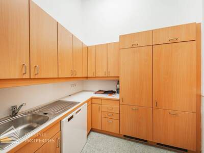 Altbauwohnung kaufen in 1080 Wien (Bild 2)