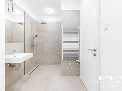 Altbauwohnung mit Balkon kaufen in 1040 Wien (Bild 3)