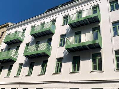 Altbauwohnung mit Balkon kaufen in 1140 Wien (Bild 1)