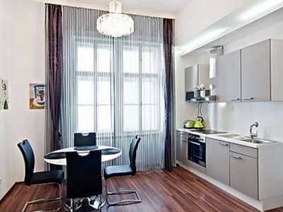 Altbauwohnung mit Balkon mieten in 1010 Wien (Bild 4)