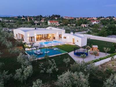 Haus kaufen in 23222 Smokovic (Bild 1)