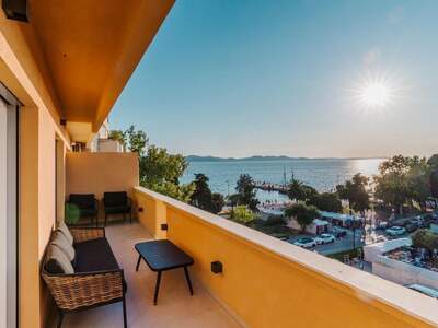 Wohnung mit Balkon kaufen in 23000 Zadar (Bild 1)