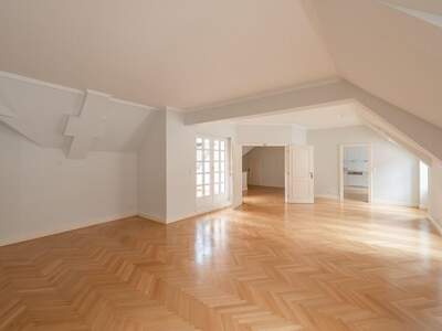 Altbauwohnung mit Balkon mieten in 1010 Wien (Bild 2)