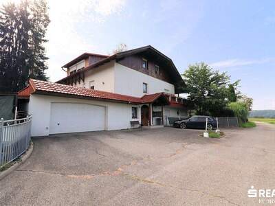 Mehrfamilienhaus kaufen in 9062 Moosburg (Bild 1)