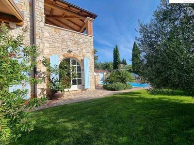 Haus kaufen in 52440 Porec (Bild 2)