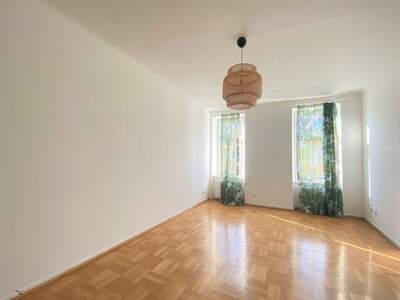 Altbauwohnung mit Balkon kaufen in 8020 Graz (Bild 1)