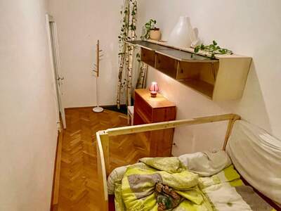 Altbauwohnung mit Balkon mieten in 1090 Wien (Bild 2)