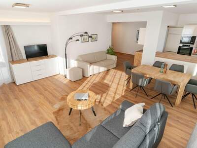 Wohnung mit Balkon kaufen in 8970 Schladming (Bild 2)