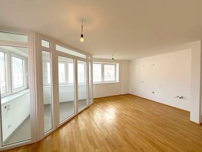 Altbauwohnung mit Balkon kaufen in 1170 Wien (Bild 2)