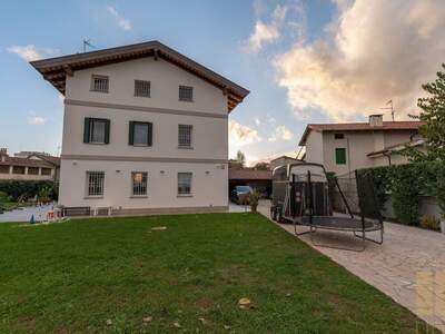 Haus mit Garten kaufen in 33010 Feletto Umberto (Bild 2)