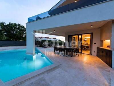 Haus kaufen in 52440 Porec (Bild 3)