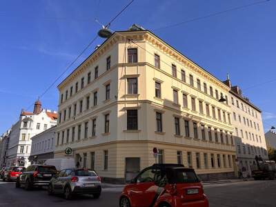 Altbauwohnung kaufen in 1180 Wien (Bild 2)