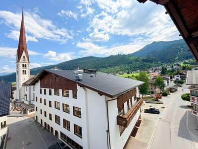 Altbauwohnung mit Balkon kaufen in 6094 Axams (Bild 1)