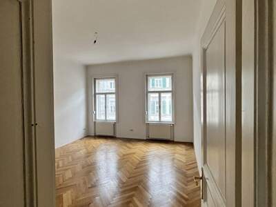 Altbauwohnung mit Balkon mieten in 8010 Graz (Bild 3)