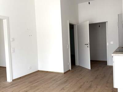 Altbauwohnung mit Balkon mieten in 8680 Mürzzuschlag (Bild 2)