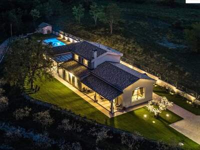 Haus kaufen in 52429 Grožnjan (Bild 2)