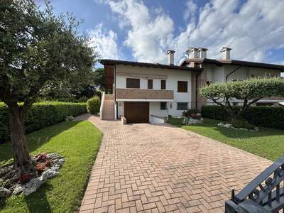 Haus mit Garten kaufen in 33054 Lignano Riviera (Bild 1)