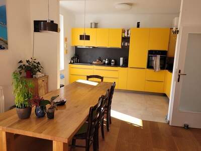 Altbauwohnung mit Balkon mieten in 5020 Salzburg (Bild 2)