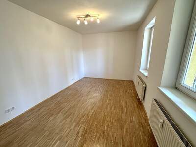 Altbauwohnung mit Balkon mieten in 8010 Graz (Bild 3)