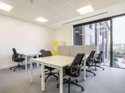 Office / Business provisionsfrei mieten in 6060 Tirol