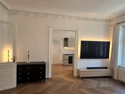 Altbauwohnung kaufen in 1040 Wien (Bild 2)