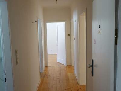 Altbauwohnung mit Balkon mieten in 8010 Graz (Bild 3)