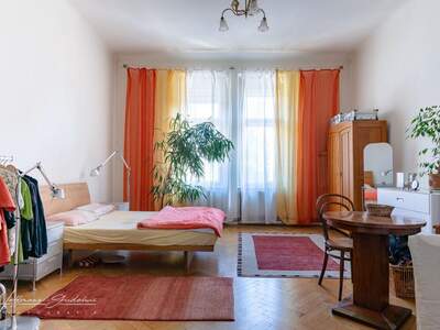 Altbauwohnung mit Balkon kaufen in 8010 Graz (Bild 3)