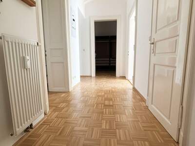 Altbauwohnung mit Balkon mieten in 8010 Graz (Bild 3)