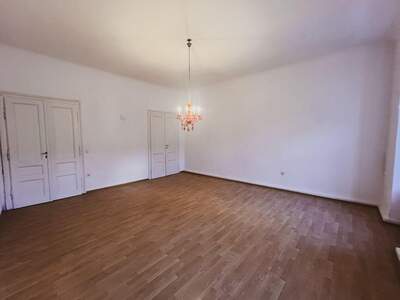 Altbauwohnung mit Balkon mieten in 8010 Graz (Bild 1)