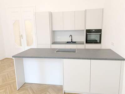 Altbauwohnung mit Balkon mieten in 1080 Wien (Bild 3)