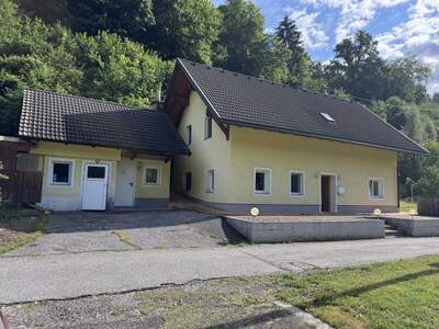 Mehrfamilienhaus kaufen in 9602 Hohenthurn (Bild 1)
