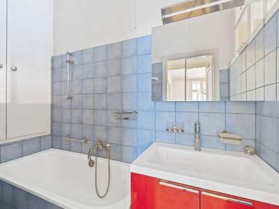 Altbauwohnung mit Balkon kaufen in 1140 Wien (Bild 4)