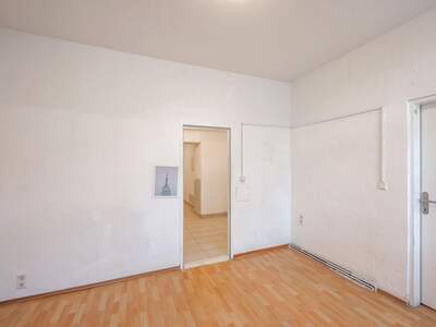 Altbauwohnung kaufen in 1200 Wien (Bild 2)