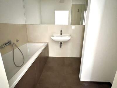 Altbauwohnung kaufen in 1050 Wien (Bild 2)