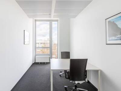 Office / Business provisionsfrei mieten in 6060 Tirol