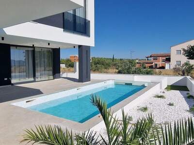 Haus kaufen in 23000 Kožino (Bild 2)