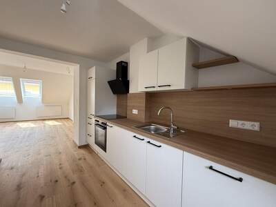 Altbauwohnung mieten in 8020 Graz (Bild 1)