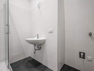 Altbauwohnung mit Balkon kaufen in 1050 Wien (Bild 5)