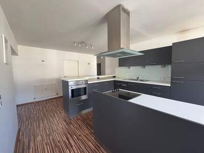 Altbauwohnung mit Balkon kaufen in 6130 Schwaz (Bild 1)