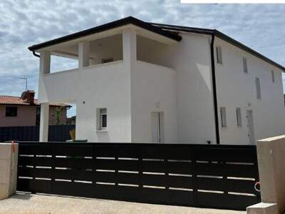 Haus kaufen in 52466 Novigrad (Bild 1)