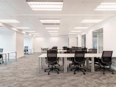 Office / Business provisionsfrei mieten in 6060 Tirol