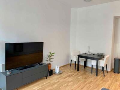 Altbauwohnung mit Balkon mieten in 1120 Wien (Bild 3)