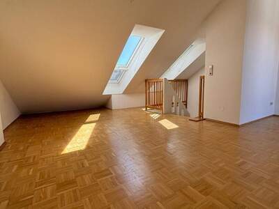 Altbauwohnung mit Balkon kaufen in 8020 Graz (Bild 1)