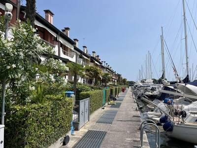 Haus mit Garten kaufen in 33050 Aprilia Marittima (Bild 5)