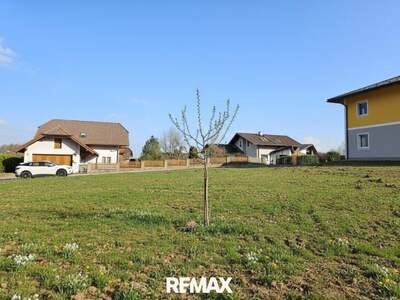 Grundstück kaufen in 5121 Ostermiething