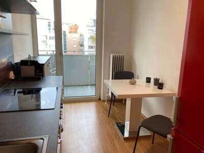 Altbauwohnung mit Balkon mieten in 8010 Graz (Bild 2)