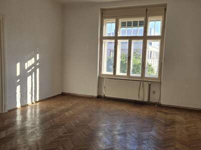 Altbauwohnung mit Balkon mieten in 8010 Graz (Bild 1)