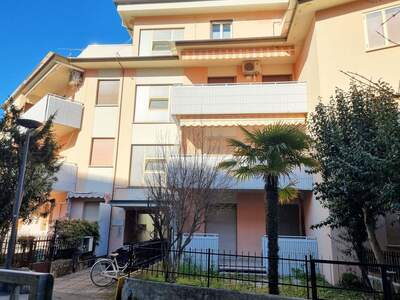 Altbauwohnung kaufen in 34073 Grado (Bild 2)